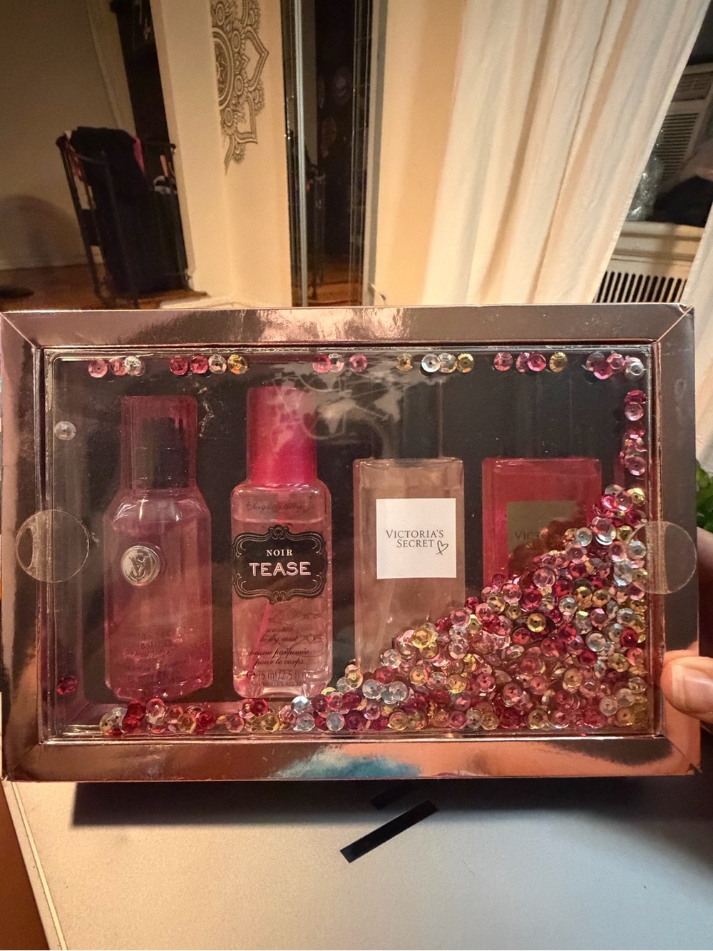 Victoria's Secret Pink Sequin Mini Fragrance & Mist Gift Set - Picture 4 of 5